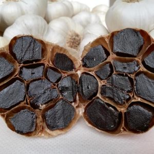 Tête d&rsquo;Ail Noir Bio – Fermentée à la Ferme, Lomagne Gersoise